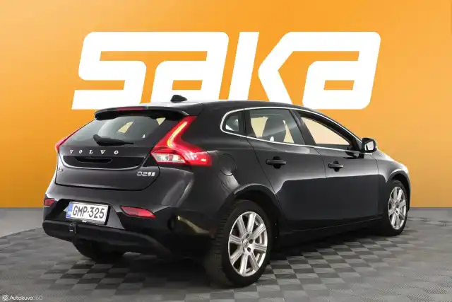 Musta Viistoperä, Volvo V40 – GMP-325