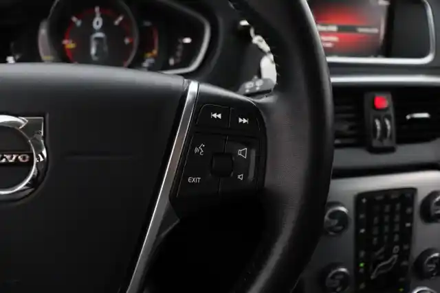 Valkoinen Viistoperä, Volvo V40 – GMP-327