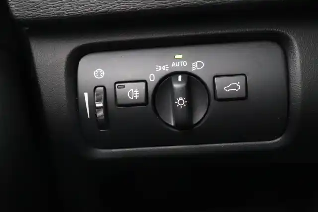 Valkoinen Viistoperä, Volvo V40 – GMP-327