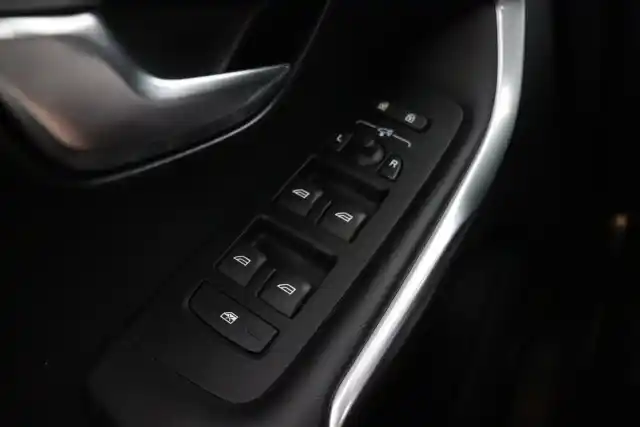 Valkoinen Viistoperä, Volvo V40 – GMP-327