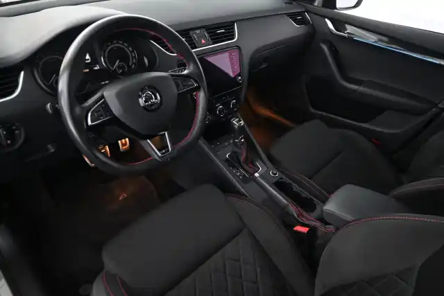 Musta Farmari, Skoda Octavia – GMR-518