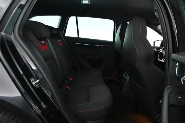 Musta Farmari, Skoda Octavia – GMR-518