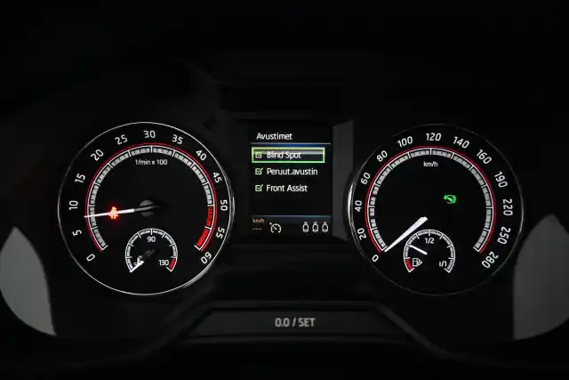 Musta Farmari, Skoda Octavia – GMR-518