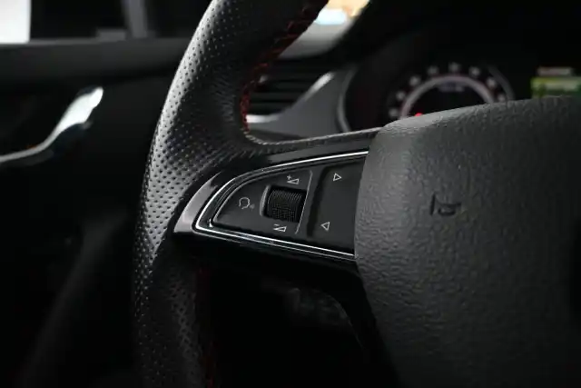 Musta Farmari, Skoda Octavia – GMR-518