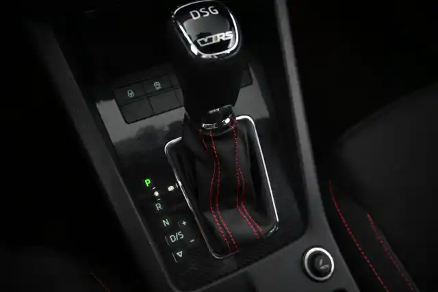 Musta Farmari, Skoda Octavia – GMR-518
