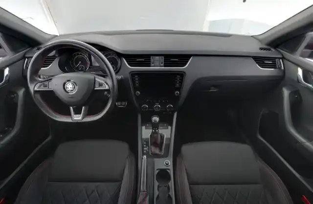Musta Farmari, Skoda Octavia – GMR-518