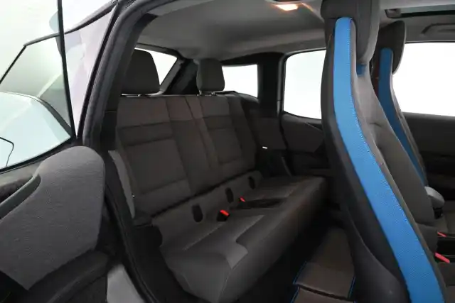 Harmaa Sedan, BMW i3 – GMR-861