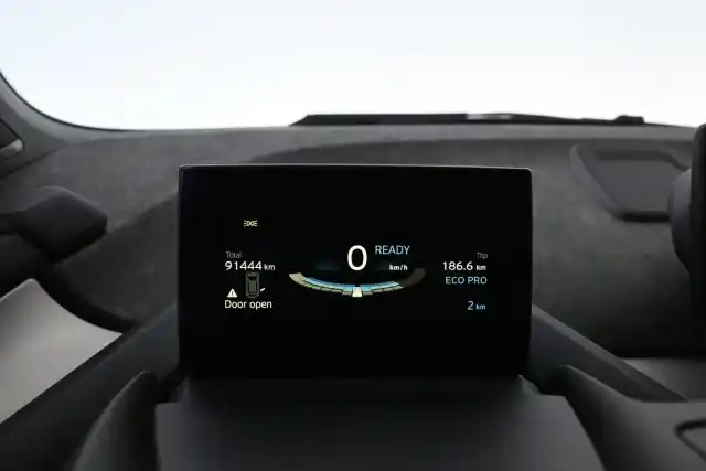 Harmaa Sedan, BMW i3 – GMR-861