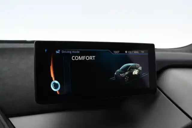 Harmaa Sedan, BMW i3 – GMR-861