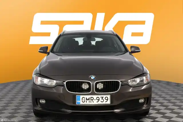 Ruskea Farmari, BMW 318 – GMR-939