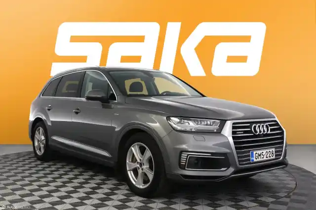 Harmaa Maastoauto, Audi Q7 – GMS-228