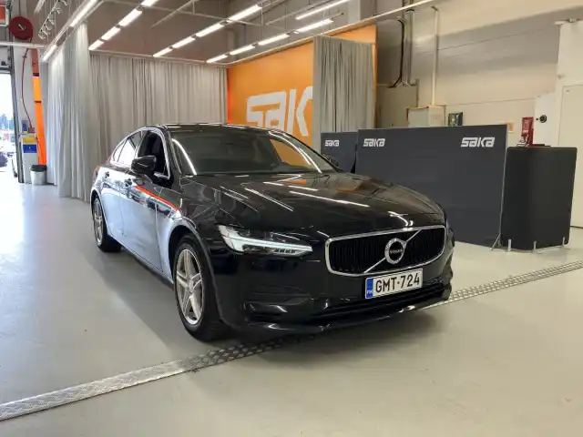 Musta Sedan, Volvo S90 – GMT-724