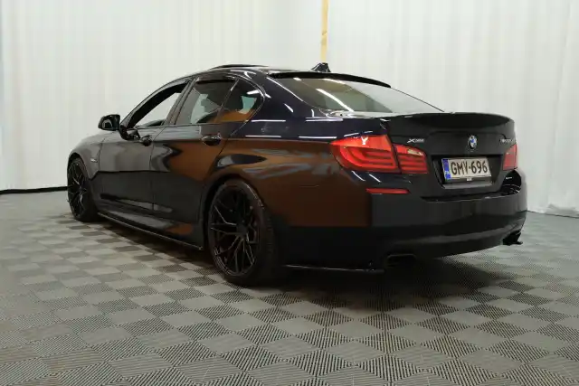 Musta Sedan, BMW M550D – GMV-696