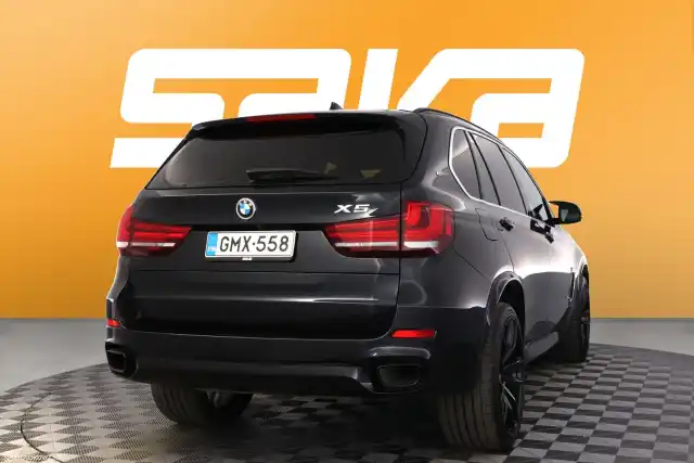 Sininen Maastoauto, BMW X5 – GMX-558