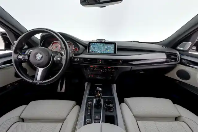 Sininen Maastoauto, BMW X5 – GMX-558