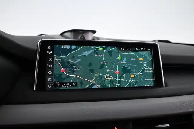 Sininen Maastoauto, BMW X5 – GMX-558