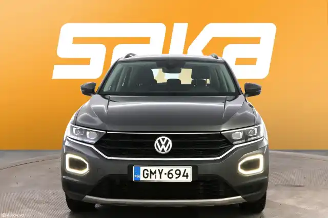 Harmaa Maastoauto, Volkswagen T-Roc – GMY-694