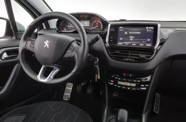 Valkoinen Viistoperä, Peugeot 2008 – GMZ-178