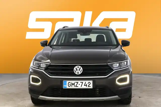 Ruskea (beige) Maastoauto, Volkswagen T-Roc – GMZ-742