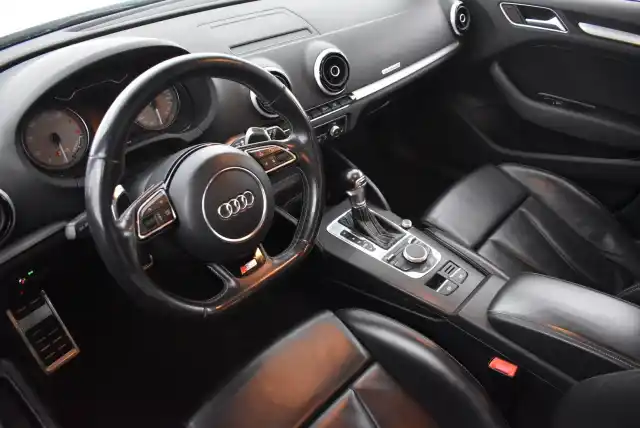 ruskea Viistoperä, Audi S3 – GNA-536