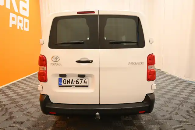 Valkoinen Pakettiauto, Toyota Proace – GNA-674