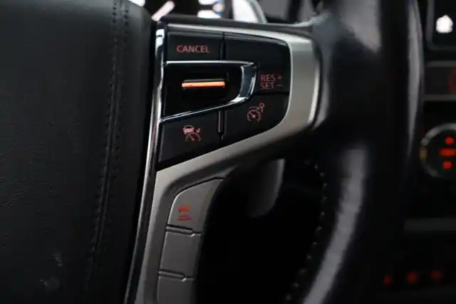 Musta Maastoauto, Mitsubishi Outlander PHEV – GNC-239