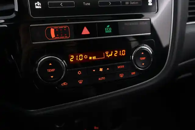 Musta Maastoauto, Mitsubishi Outlander PHEV – GNC-239