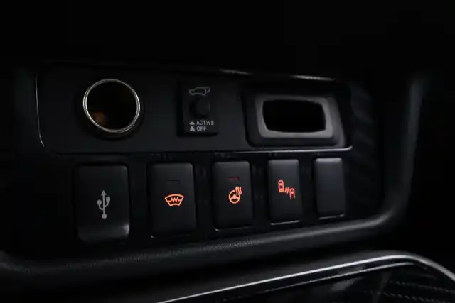 Musta Maastoauto, Mitsubishi Outlander PHEV – GNC-239