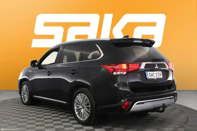 Musta Maastoauto, Mitsubishi Outlander PHEV – GNC-239