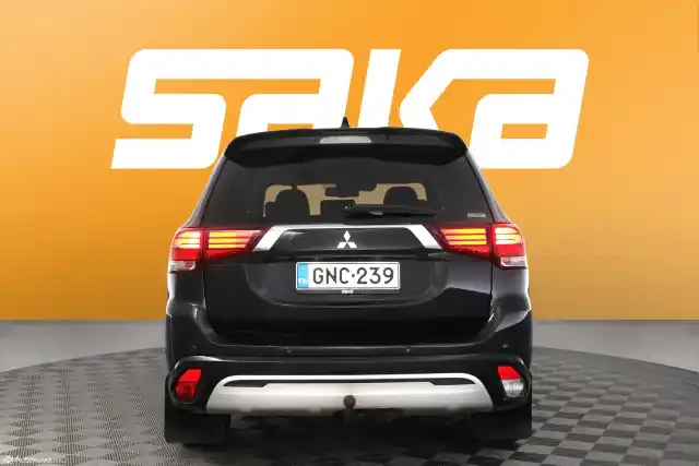 Musta Maastoauto, Mitsubishi Outlander PHEV – GNC-239