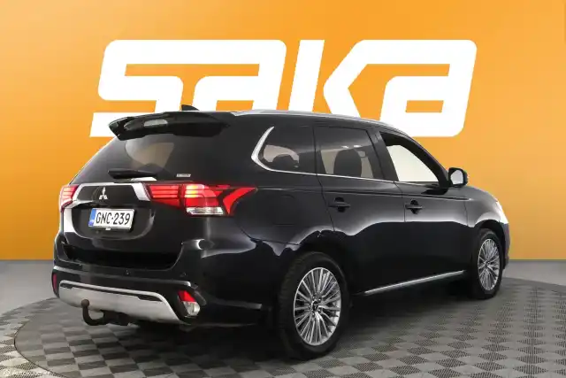 Musta Maastoauto, Mitsubishi Outlander PHEV – GNC-239