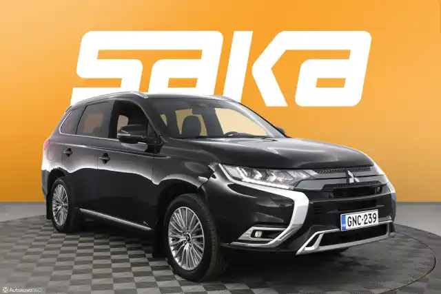Musta Maastoauto, Mitsubishi Outlander PHEV – GNC-239
