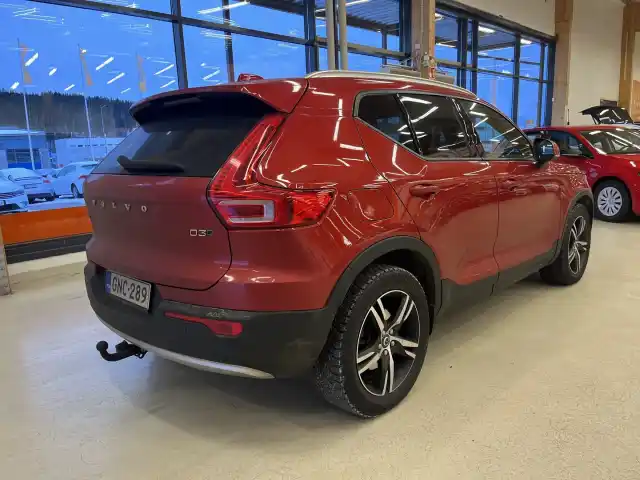 Punainen Maastoauto, Volvo XC40 – GNC-289