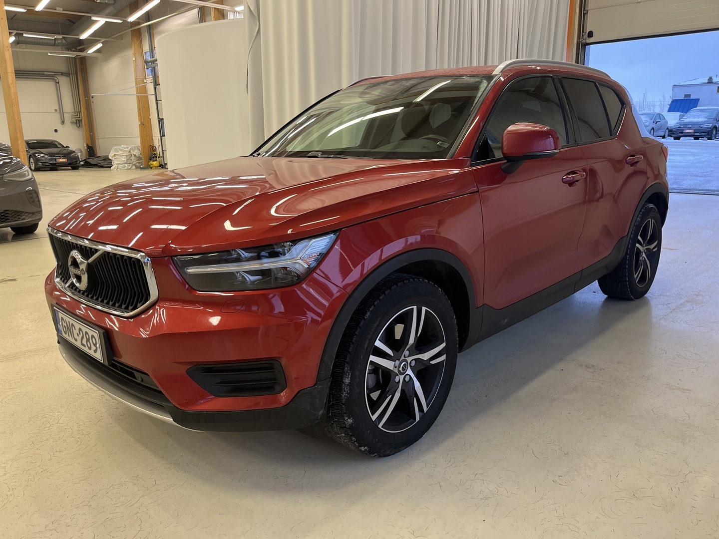 Punainen Maastoauto, Volvo XC40 – GNC-289