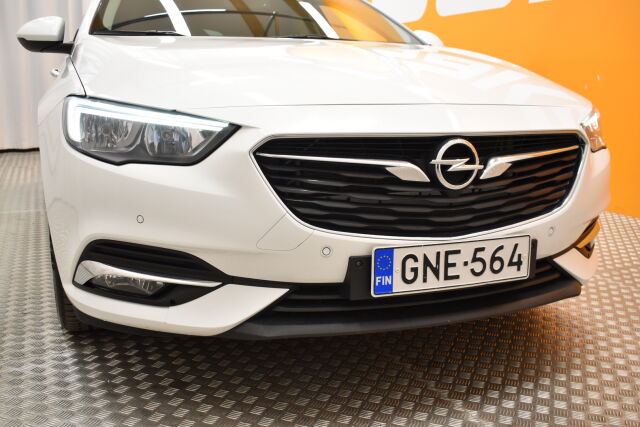 Valkoinen Farmari, Opel Insignia – GNE-564