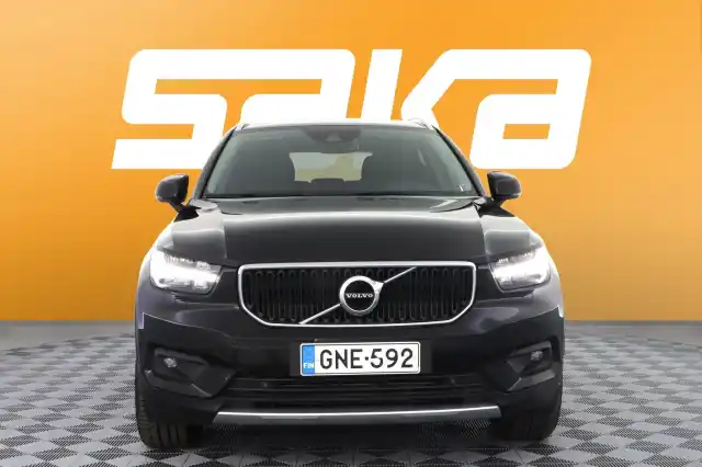 Musta Maastoauto, Volvo XC40 – GNE-592