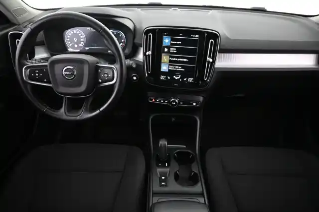 Musta Maastoauto, Volvo XC40 – GNE-592