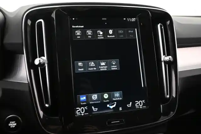 Musta Maastoauto, Volvo XC40 – GNE-592