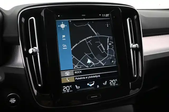 Musta Maastoauto, Volvo XC40 – GNE-592