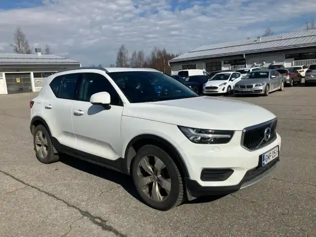 Valkoinen Maastoauto, Volvo XC40 – GNF-251