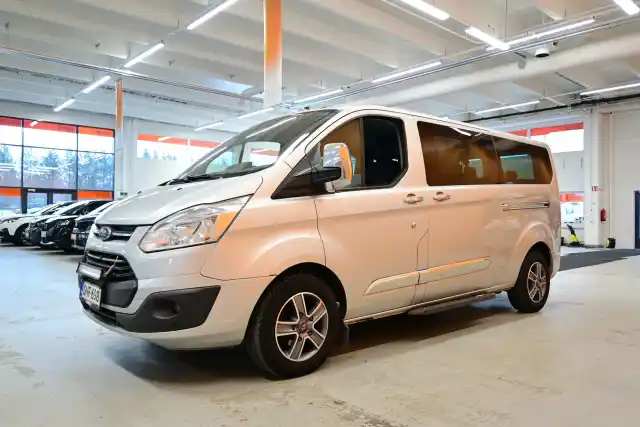 Harmaa Tila-auto, Ford Tourneo – GNF-698