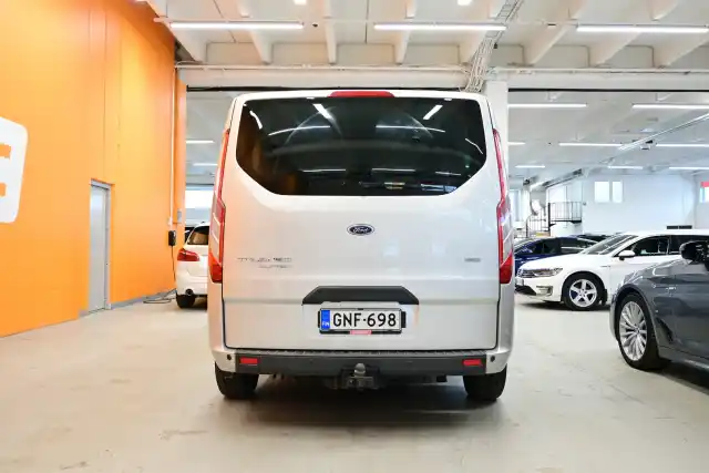 Harmaa Tila-auto, Ford Tourneo – GNF-698