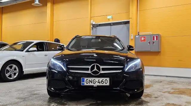 Musta Farmari, Mercedes-Benz C – GNG-460