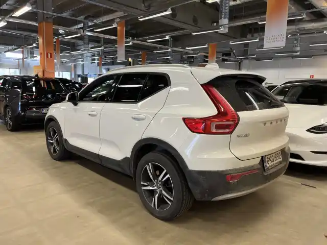 Valkoinen Maastoauto, Volvo XC40 – GNG-692