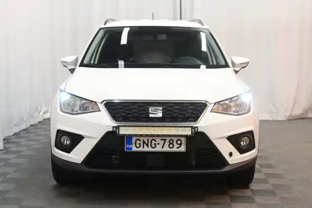 Valkoinen Viistoperä, Seat Arona – GNG-789