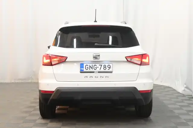 Valkoinen Viistoperä, Seat Arona – GNG-789