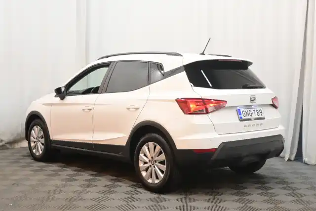 Valkoinen Viistoperä, Seat Arona – GNG-789