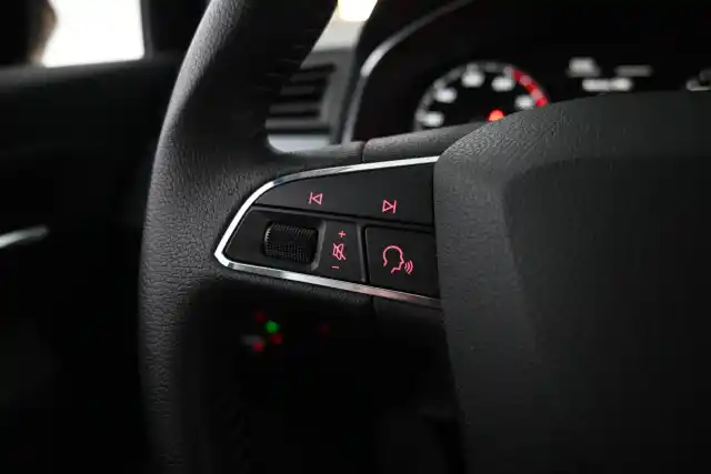 Musta Viistoperä, Seat Arona – GNI-203