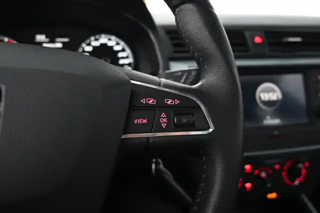 Musta Viistoperä, Seat Arona – GNI-203