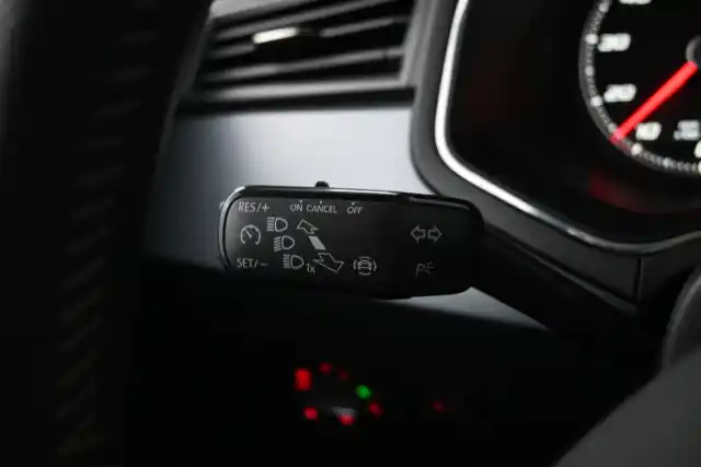 Musta Viistoperä, Seat Arona – GNI-203